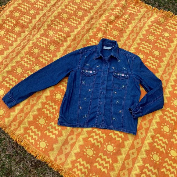vintage grandma collared top 90s // S - L // embroidered cross stitch 1990s - Picture 1 of 8